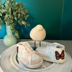 Nike Infant Baby White and Blue Ankle Walking Sneakers with Butterfly Design